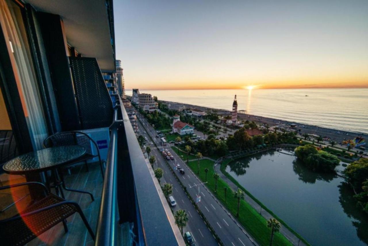 Orbi City Twins Tower Batoumi Extérieur photo