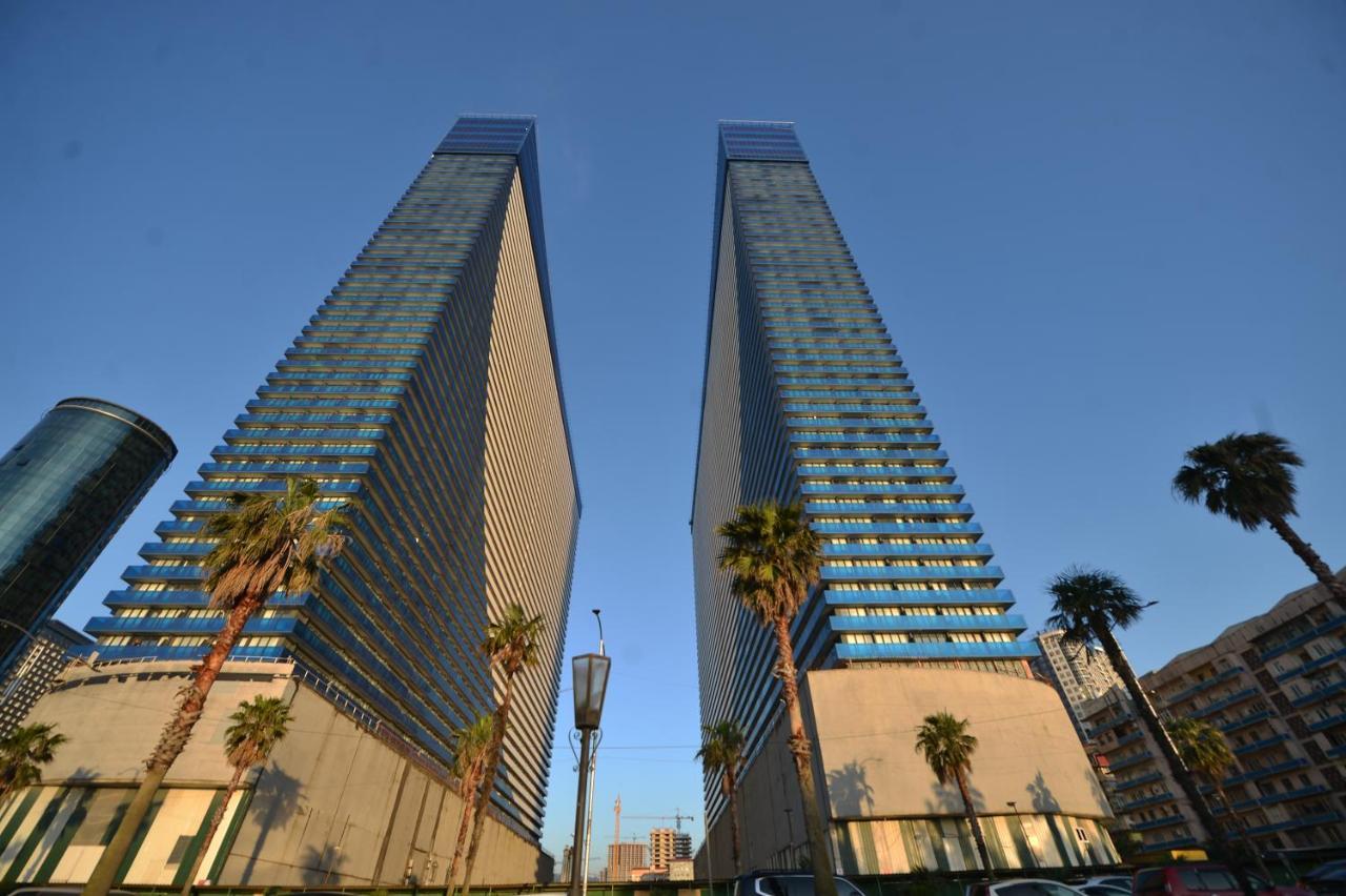 Orbi City Twins Tower Batoumi Extérieur photo